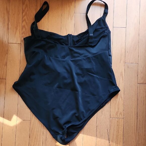 ASOS Design Elegant Black Apparel - Picture 3 of 6